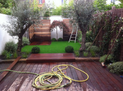 Architecte paysager pour création intégrale d'un jardin avec pose d'une terrasse  